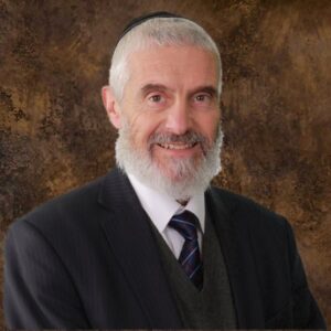 Rabbi Dr. Akiva Tatz (background)